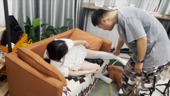 图片[8]_第5风格 剧情00后被入室抢劫绳艺技巧勒晕舔脚 第三部 JS241204~1_HD绳艺资源