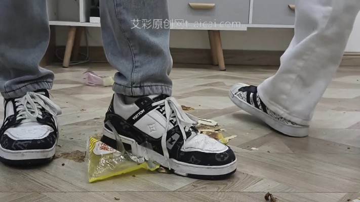 图片[4]_双人精神小妹运动鞋踩蛋糕 YC-241021-2_HD绳艺资源