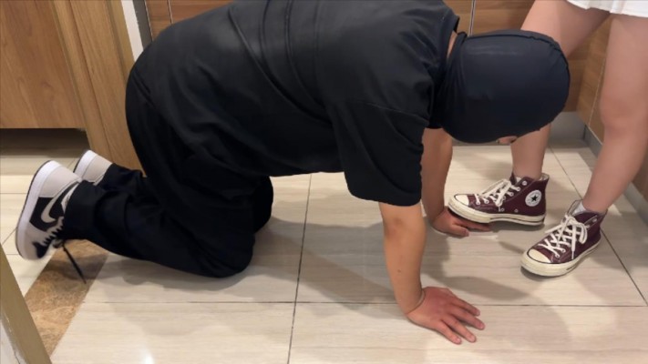 图片[7]_208宿舍 酒红色匡威全体重踩狗爪子 YC-241020-3_HD绳艺资源