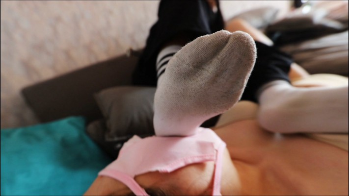 超级女M 吹牛B的母狗被双s无情嘲讽臭袜子插嘴踩踏 JS241022-1_HD绳艺资源