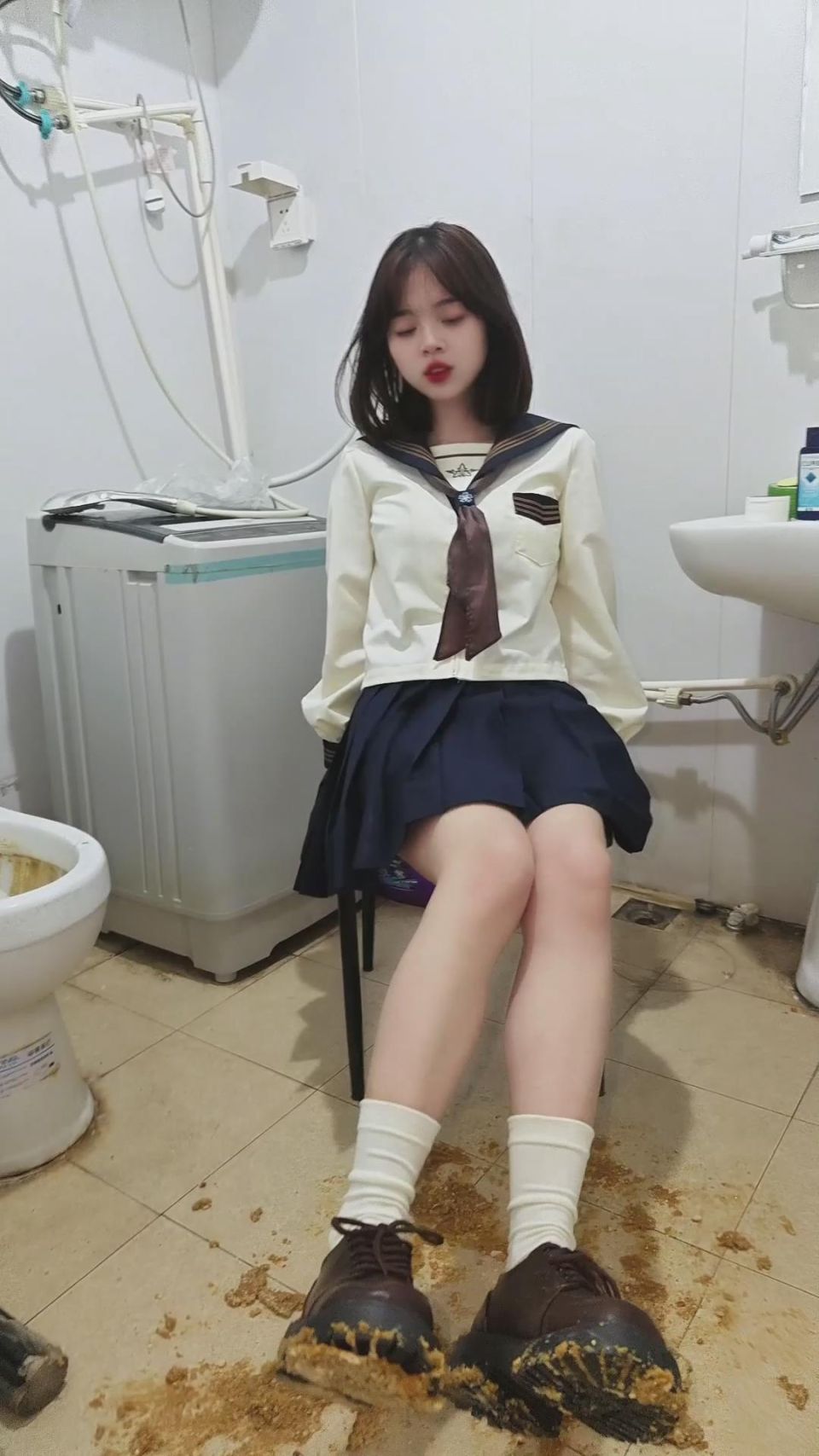 图片[4]_娇娇踩食物诱惑喂你吃_HD绳艺资源