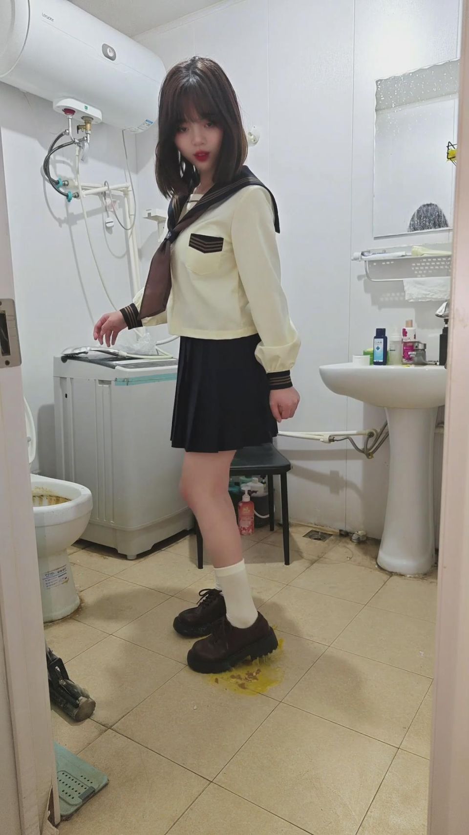 图片[9]_娇娇踩食物诱惑喂你吃_HD绳艺资源