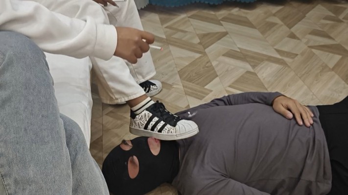 图片[6]_双人精神小妹难度挑战踢踹踩踏殴打 YC-241020_HD绳艺资源