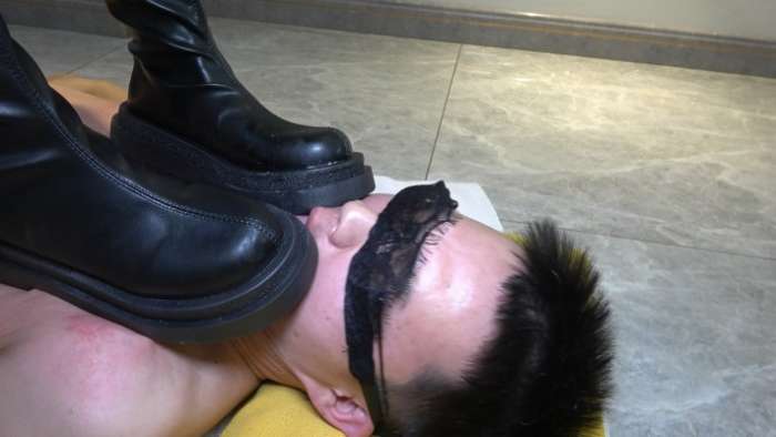 图片[18]_璐璐 黑丝靴子踩踏舔鞋狗 YC-241121-5_HD绳艺资源