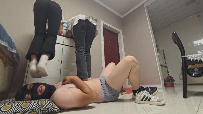 图片[7]_精神小妹 两个小太妹重度踩踏+虐乳踩脸 ACYC-3803_HD绳艺资源