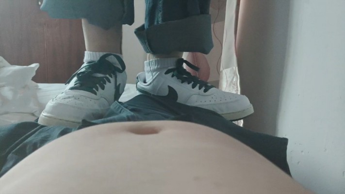 图片[16]_沐雅 绿白耐克小白鞋踩肚子 ACYC-3743_HD绳艺资源