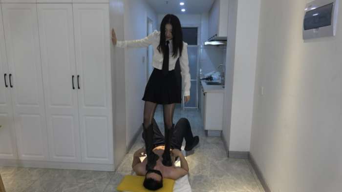 图片[4]_璐璐 黑丝靴子踩踏舔鞋狗 YC-241121-5_HD绳艺资源