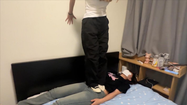 图片[7]_208少女宿舍 女M趁主人睡着偷闻脚被发现 YC-241026-5_HD绳艺资源