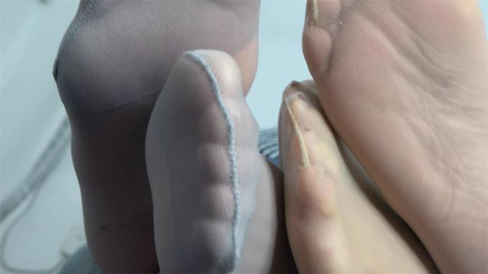 图片[10]_晓G凌S女主人们脚尖加固酸臭丝袜脚底 服侍美脚入睡 pov 实况特写 YC-241017-5_HD绳艺资源