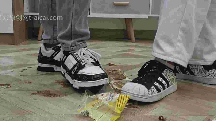 图片[8]_双人精神小妹运动鞋踩蛋糕 YC-241021-2_HD绳艺资源