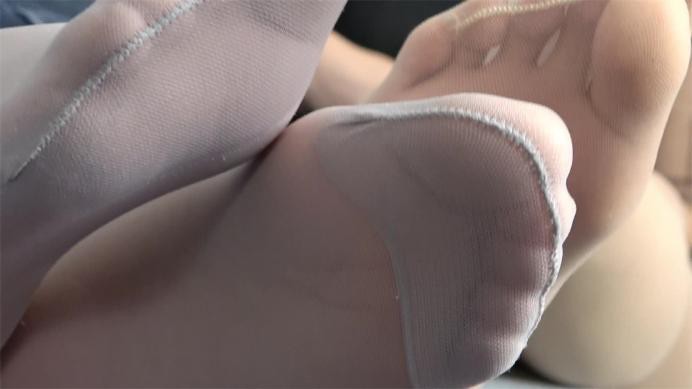 图片[9]_晓G凌S女主人们脚尖加固酸臭丝袜脚底 服侍美脚入睡 pov 实况特写 YC-241017-5_HD绳艺资源