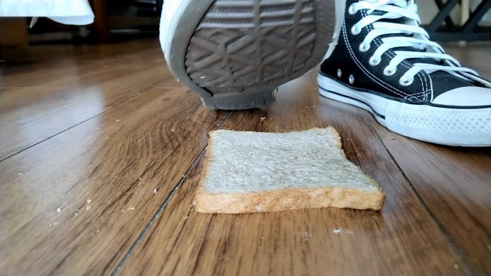 图片[8]_小鱼女神汗臭脚丫穿贝壳+高帮匡威践踏贱狗晚餐 YC-241018-4_HD绳艺资源