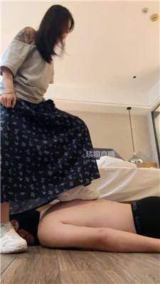 香芋朱朱 运动鞋白袜踢踹踩踏-耳光 bf56754_HD绳艺资源