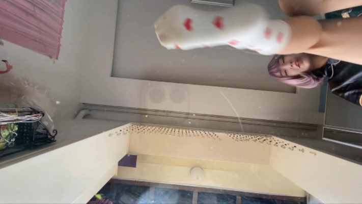 【芊芊】POV脏袜裸足踩脸