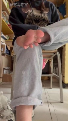 萌棠工作室 葵葵M2K脏鞋棉袜裸足羞辱