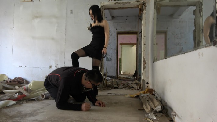 【彼岸花】破楼舔超脏鞋底，暴踹狗嘴 YC-220521-4