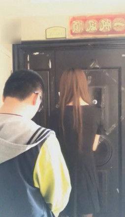 VIVI带狗拜访闺蜜_HD绳艺资源
