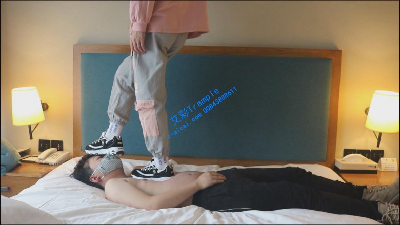 篮球姐姐斯凯奇与肉体的接触 YC-200114-2