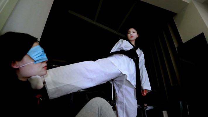 【惑心】跆拳道原味白袜虐女奴