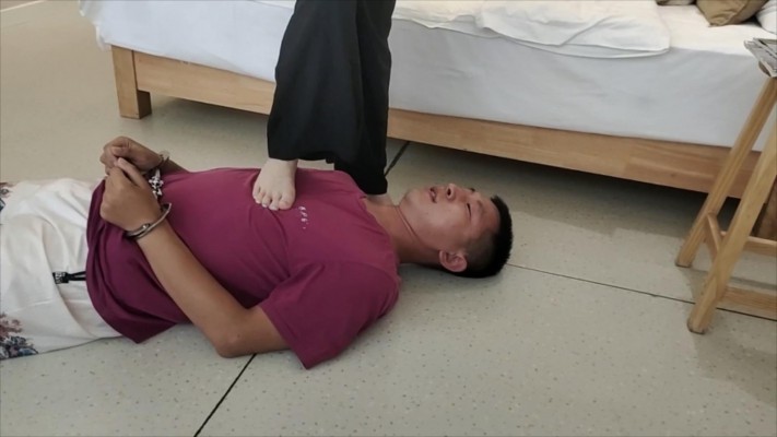 研主大大踩脖子踩死 YC-221017-4