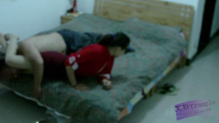 美少女惩治男.