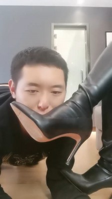 【明明】开发小姐姐长靴黑丝恋足 bf20023