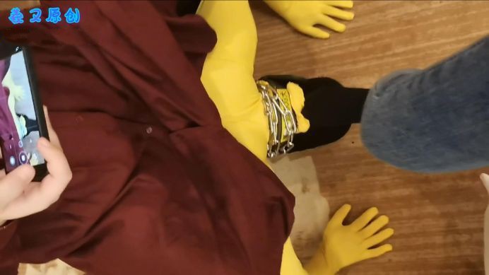 【羲又原创】双S之爸爸的爸爸叫爷爷！羲又带素人闺蜜舔鞋闻脚坐脸调教 YC-220531