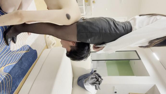 樱桃首部非直播视频，可爱高贵制服黑丝戏谑小奶狗必买