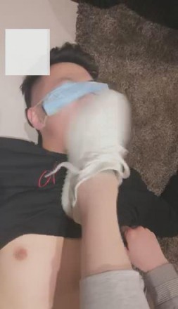 【VIVI】素人！强迫羞辱公司小老板！