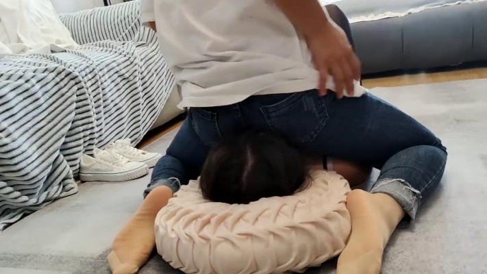 【00后蕬小乃】紧身牛仔裤暴虐女M YC-220825-2