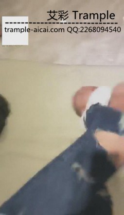 viv运动鞋i踢脸踢裆发泄必须踹脸出血