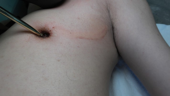 【彼岸花】高跟血虐暴踩乳头 YC-230204-8