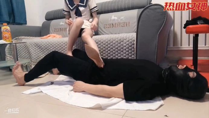 【初柒S】绝美学生S jk高跟美腿各种踢顶 踹碎踹烂m下面 超踢裆碎蛋 YC-220507-3