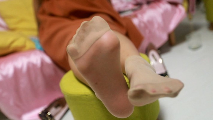 【芊芊】暴汗臭短肉丝pov语言羞辱脚奴