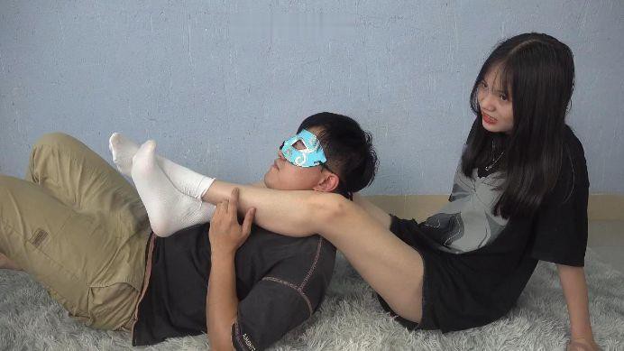 【南国原创】刁蛮女神美妮击败匪徒，腿绞控制呼吸，刺激的语言和剧情！ YC-220529-5