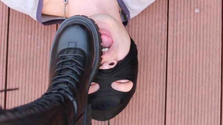 【黑丝诱惑】沐沐首次室外公园调教偶遇路人 YC-220427-6