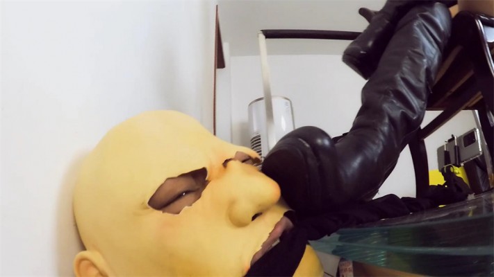 【婧児小主】墙脸系列2 皮靴白袜肉丝高跟轮番践踏玩你受得了么？奴视角YC-220225-3