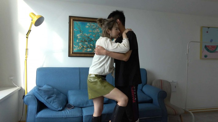 【彼岸花】情侣羞辱追求者舔鞋当狗 YC-210714-2