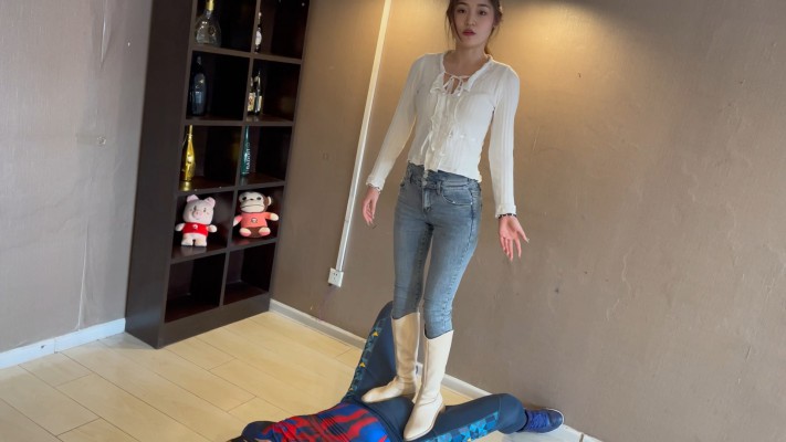 【蛋碎娇娃】『超S·联盟』白靴少女直播废掉色狼 YC-220408