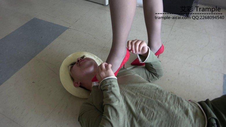 女特工蹂躏、武士中