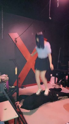 【萝莉刑】全体重踩踏+窒息 bf23036_HD绳艺资源