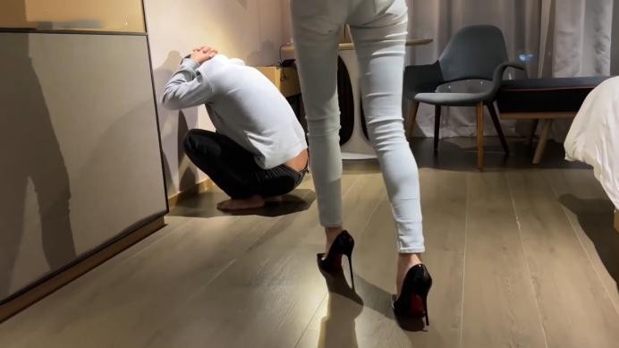 【苏曼】(全新)女警刑具夹手指审问小偷 YC-221126-3