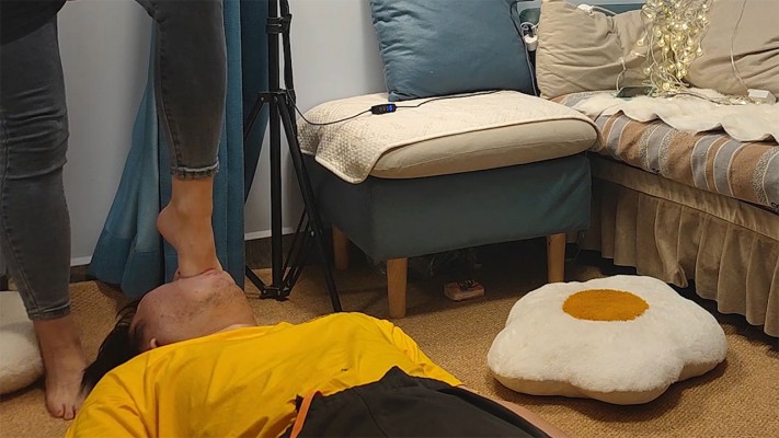 鹿梦兮跳踩脸脚深喉插吐——颜面破坏系列（九） YC-230312-2