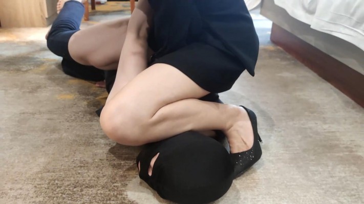 长腿女神小鱼大人高跟踢裆膝顶潜入内部奸细 YC-210930