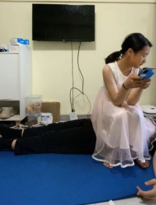 双胞胎萝莉下部