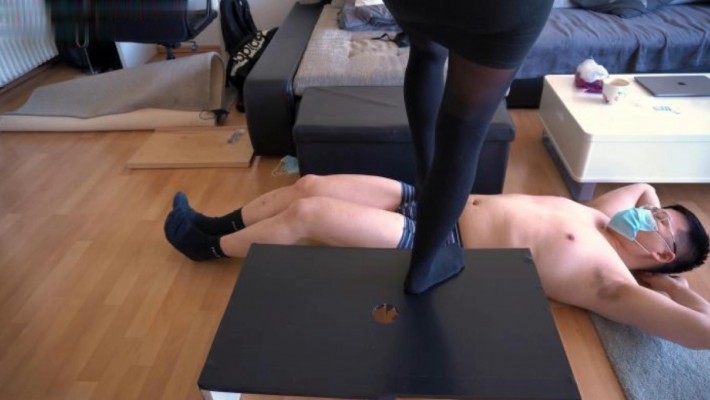 德国s踩中国学生m【定制视频】德国女神教师黑丝踩裆运动踩踏人形阶梯 YC-220521-5