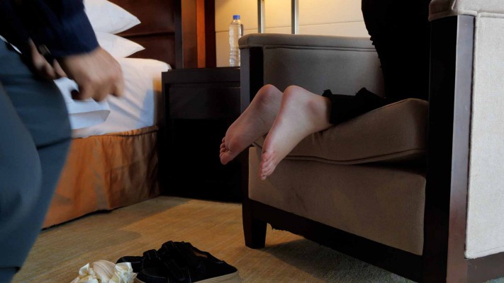 【第5风格】00后鲨鱼酱小主的首秀，踩脸tj深喉一起安排 YC-221231-5