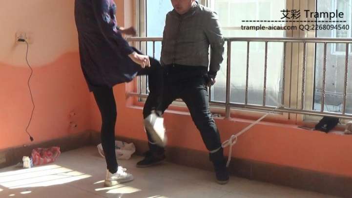 女绑匪劫财