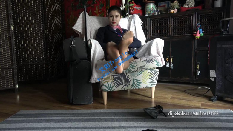 【推荐】性感空姐丝袜美足POV调教