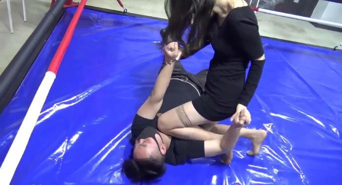 国产格斗MF-MF00丝袜高跟美女的挑战(跪杀+搏击+关节技+踩脖子)bf17918